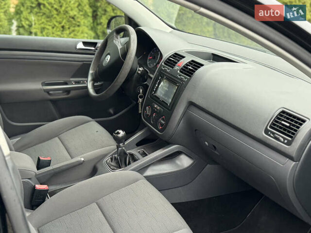 Чорний Фольксваген Гольф, об'ємом двигуна 1.4 л та пробігом 270 тис. км за 5700 $, фото 33 на Automoto.ua