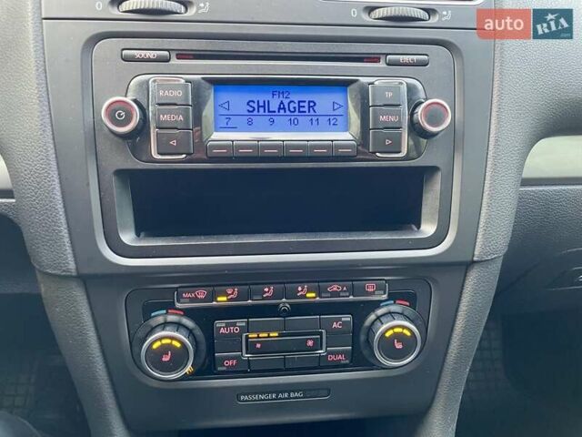 Черный Фольксваген Гольф, объемом двигателя 1.6 л и пробегом 247 тыс. км за 7950 $, фото 31 на Automoto.ua