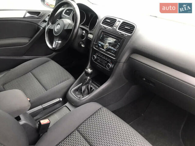 Черный Фольксваген Гольф, объемом двигателя 1.6 л и пробегом 232 тыс. км за 8200 $, фото 15 на Automoto.ua