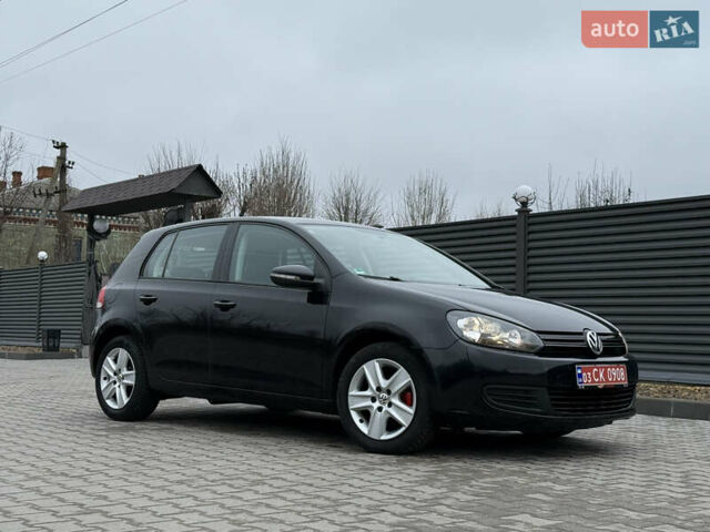 Черный Фольксваген Гольф, объемом двигателя 1.6 л и пробегом 198 тыс. км за 7899 $, фото 19 на Automoto.ua