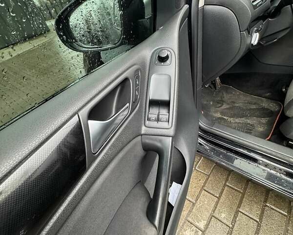 Черный Фольксваген Гольф, объемом двигателя 1.39 л и пробегом 235 тыс. км за 6999 $, фото 16 на Automoto.ua