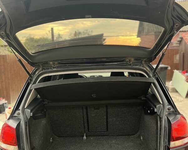 Черный Фольксваген Гольф, объемом двигателя 1.39 л и пробегом 239 тыс. км за 6800 $, фото 11 на Automoto.ua