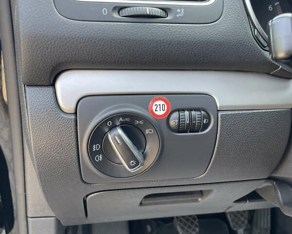 Чорний Фольксваген Гольф, об'ємом двигуна 1.39 л та пробігом 208 тис. км за 7900 $, фото 52 на Automoto.ua