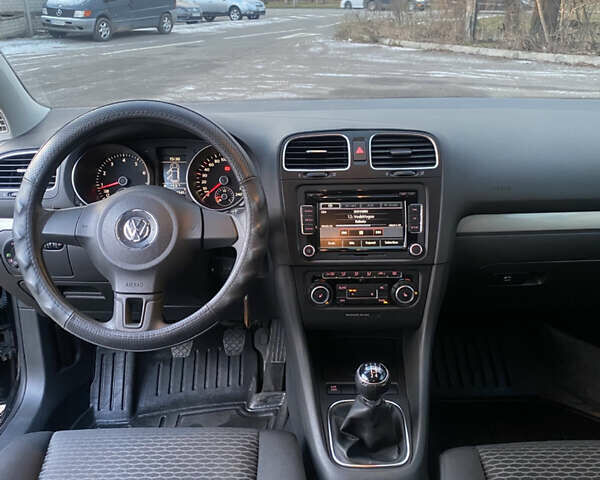 Черный Фольксваген Гольф, объемом двигателя 1.39 л и пробегом 219 тыс. км за 6850 $, фото 22 на Automoto.ua