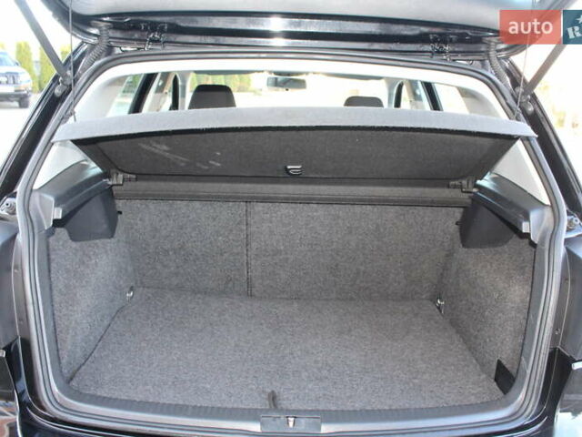 Черный Фольксваген Гольф, объемом двигателя 1.6 л и пробегом 210 тыс. км за 7590 $, фото 77 на Automoto.ua