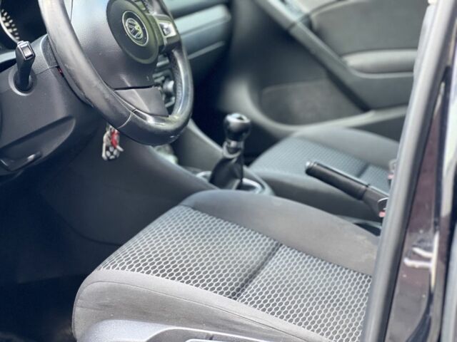 Черный Фольксваген Гольф, объемом двигателя 2 л и пробегом 249 тыс. км за 6890 $, фото 11 на Automoto.ua