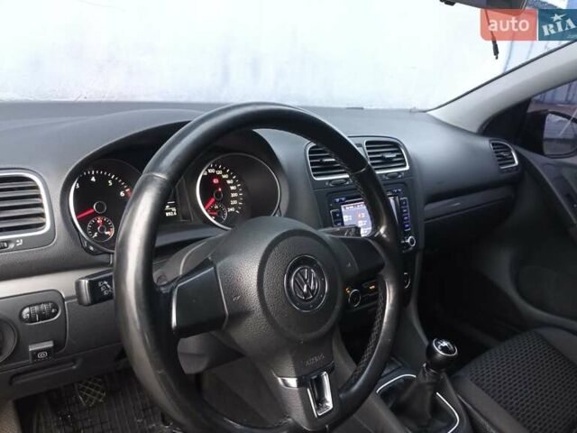 Черный Фольксваген Гольф, объемом двигателя 1.6 л и пробегом 214 тыс. км за 8200 $, фото 10 на Automoto.ua