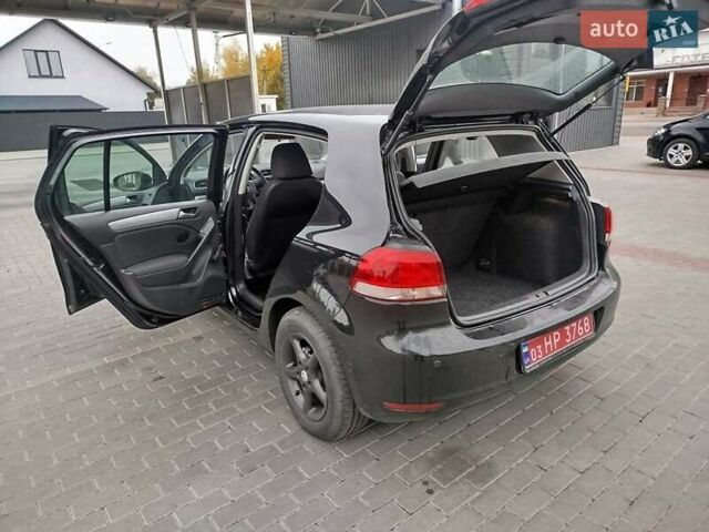 Черный Фольксваген Гольф, объемом двигателя 1.4 л и пробегом 228 тыс. км за 6800 $, фото 7 на Automoto.ua