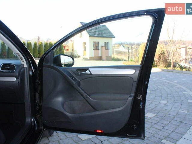 Черный Фольксваген Гольф, объемом двигателя 1.6 л и пробегом 210 тыс. км за 7390 $, фото 69 на Automoto.ua