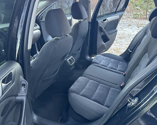 Черный Фольксваген Гольф, объемом двигателя 1.4 л и пробегом 215 тыс. км за 6700 $, фото 10 на Automoto.ua