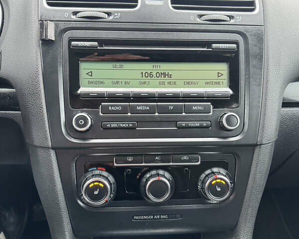 Черный Фольксваген Гольф, объемом двигателя 1.39 л и пробегом 251 тыс. км за 8400 $, фото 22 на Automoto.ua