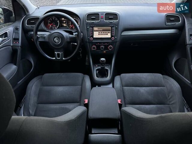 Чорний Фольксваген Гольф, об'ємом двигуна 1.39 л та пробігом 196 тис. км за 7100 $, фото 39 на Automoto.ua