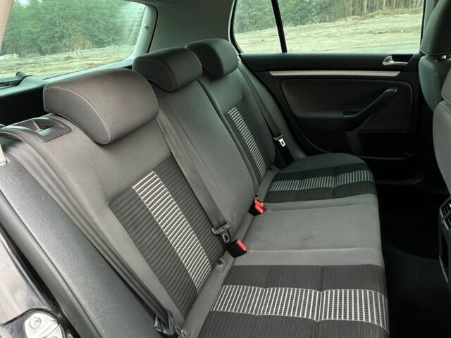 Черный Фольксваген Гольф, объемом двигателя 1.6 л и пробегом 167 тыс. км за 6999 $, фото 15 на Automoto.ua