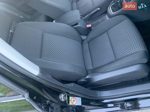 Чорний Фольксваген Гольф, об'ємом двигуна 1.6 л та пробігом 217 тис. км за 6850 $, фото 16 на Automoto.ua