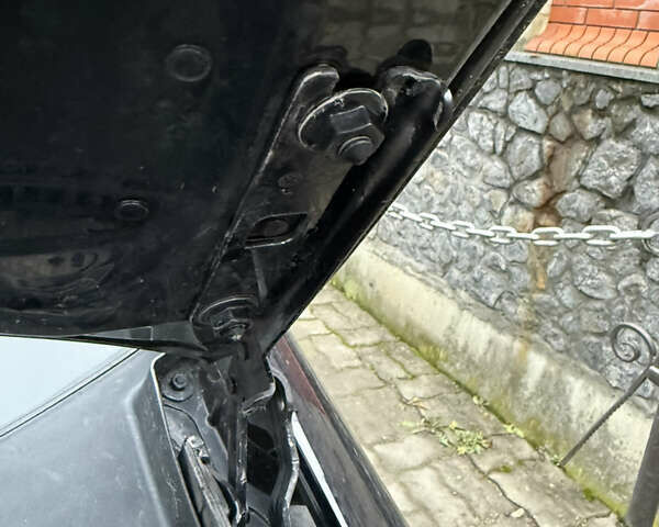 Черный Фольксваген Гольф, объемом двигателя 1.6 л и пробегом 198 тыс. км за 7899 $, фото 96 на Automoto.ua