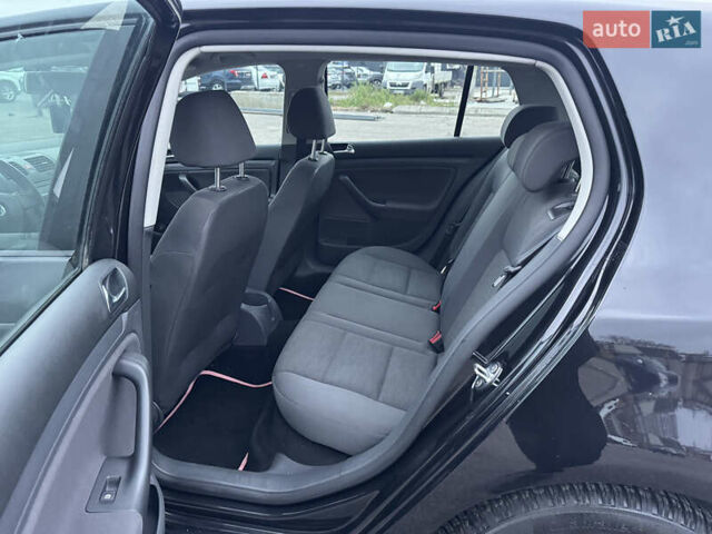 Черный Фольксваген Гольф, объемом двигателя 1.4 л и пробегом 231 тыс. км за 6700 $, фото 39 на Automoto.ua