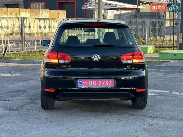 Черный Фольксваген Гольф, объемом двигателя 1.6 л и пробегом 210 тыс. км за 8150 $, фото 22 на Automoto.ua