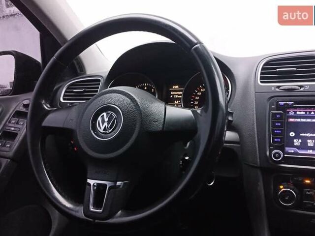 Черный Фольксваген Гольф, объемом двигателя 1.6 л и пробегом 214 тыс. км за 8200 $, фото 12 на Automoto.ua