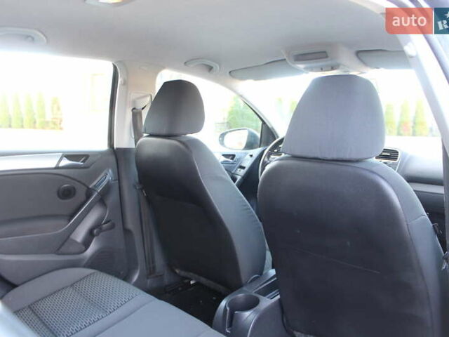 Черный Фольксваген Гольф, объемом двигателя 1.6 л и пробегом 210 тыс. км за 7390 $, фото 60 на Automoto.ua