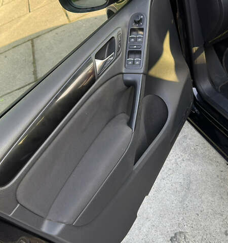 Чорний Фольксваген Гольф, об'ємом двигуна 1.39 л та пробігом 205 тис. км за 7500 $, фото 15 на Automoto.ua