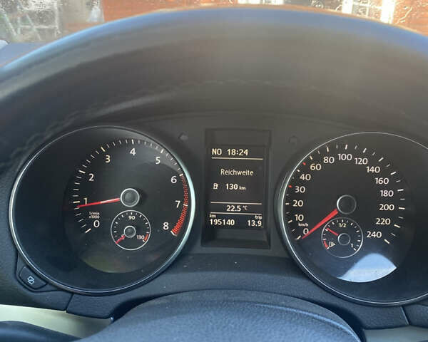 Чорний Фольксваген Гольф, об'ємом двигуна 1.39 л та пробігом 195 тис. км за 7200 $, фото 6 на Automoto.ua