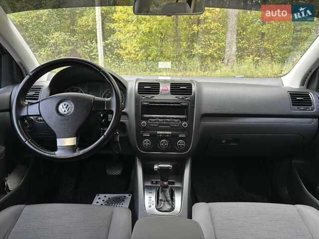Черный Фольксваген Гольф, объемом двигателя 1.6 л и пробегом 196 тыс. км за 7000 $, фото 18 на Automoto.ua