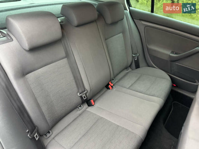 Чорний Фольксваген Гольф, об'ємом двигуна 1.4 л та пробігом 270 тис. км за 5700 $, фото 49 на Automoto.ua