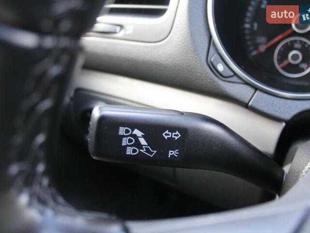 Черный Фольксваген Гольф, объемом двигателя 1.6 л и пробегом 210 тыс. км за 7590 $, фото 48 на Automoto.ua