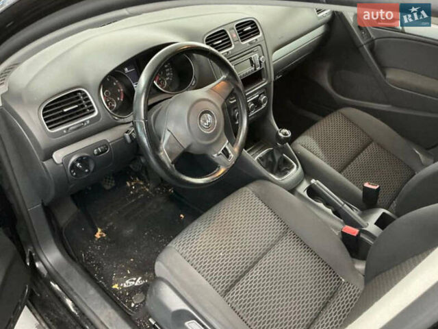 Черный Фольксваген Гольф, объемом двигателя 1.39 л и пробегом 232 тыс. км за 6900 $, фото 6 на Automoto.ua