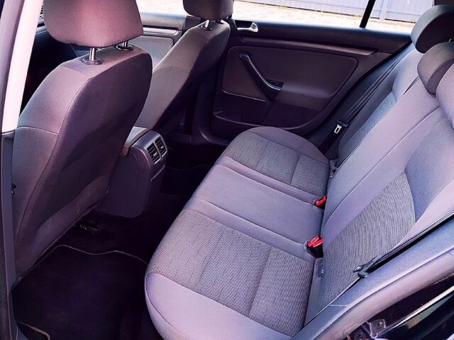 Черный Фольксваген Гольф, объемом двигателя 1.4 л и пробегом 252 тыс. км за 5599 $, фото 9 на Automoto.ua