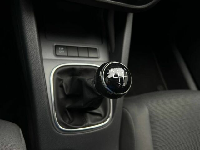 Черный Фольксваген Гольф, объемом двигателя 1.4 л и пробегом 208 тыс. км за 9200 $, фото 11 на Automoto.ua