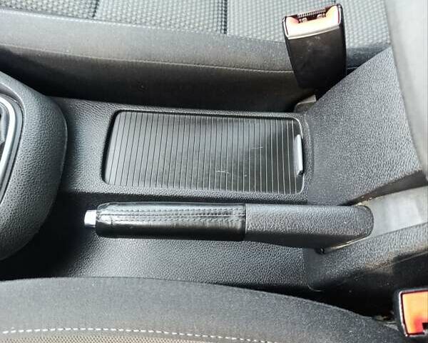 Черный Фольксваген Гольф, объемом двигателя 1.4 л и пробегом 240 тыс. км за 6999 $, фото 11 на Automoto.ua