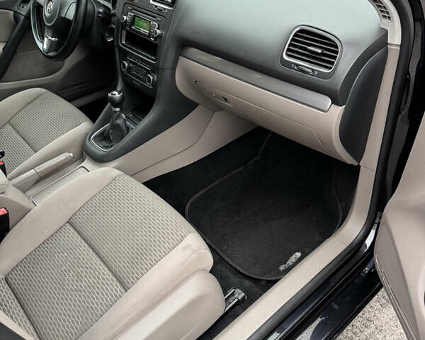 Чорний Фольксваген Гольф, об'ємом двигуна 1.39 л та пробігом 219 тис. км за 5750 $, фото 7 на Automoto.ua