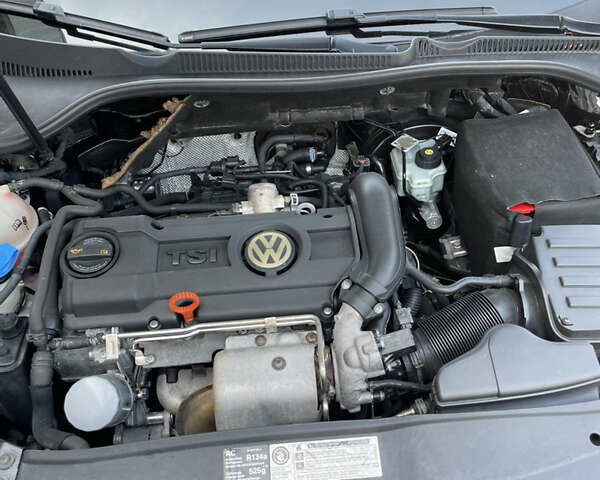 Чорний Фольксваген Гольф, об'ємом двигуна 1.39 л та пробігом 208 тис. км за 7900 $, фото 41 на Automoto.ua