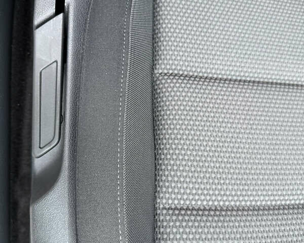 Черный Фольксваген Гольф, объемом двигателя 1.6 л и пробегом 198 тыс. км за 7899 $, фото 100 на Automoto.ua