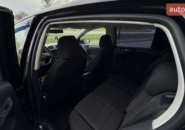 Черный Фольксваген Гольф, объемом двигателя 1.39 л и пробегом 256 тыс. км за 7799 $, фото 23 на Automoto.ua