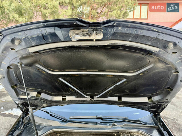 Черный Фольксваген Гольф, объемом двигателя 1.4 л и пробегом 260 тыс. км за 6999 $, фото 21 на Automoto.ua