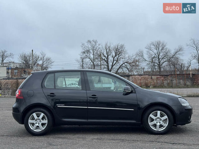 Черный Фольксваген Гольф, объемом двигателя 1.4 л и пробегом 231 тыс. км за 6700 $, фото 15 на Automoto.ua
