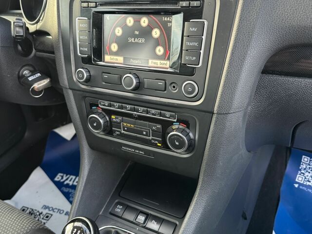 Черный Фольксваген Гольф, объемом двигателя 1.4 л и пробегом 233 тыс. км за 7500 $, фото 9 на Automoto.ua