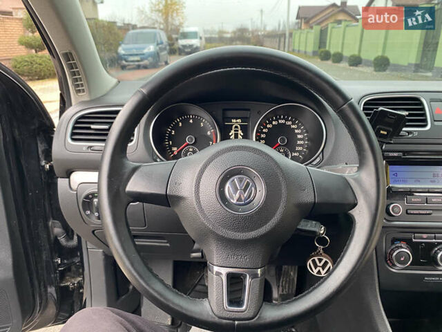 Черный Фольксваген Гольф, объемом двигателя 1.4 л и пробегом 242 тыс. км за 5699 $, фото 30 на Automoto.ua
