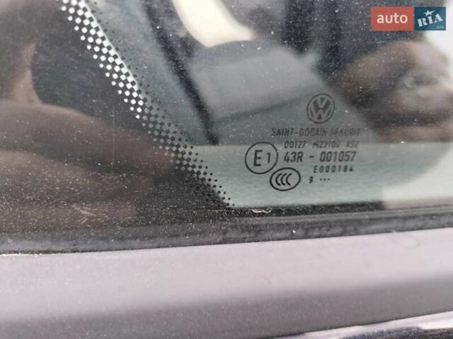 Черный Фольксваген Гольф, объемом двигателя 1.6 л и пробегом 187 тыс. км за 7800 $, фото 24 на Automoto.ua