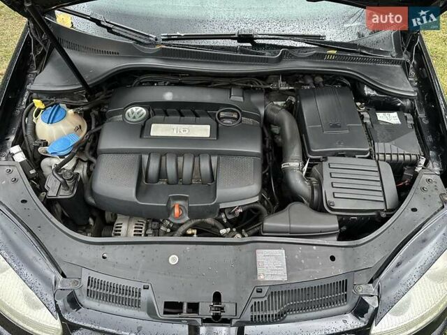 Черный Фольксваген Гольф, объемом двигателя 1.6 л и пробегом 196 тыс. км за 7000 $, фото 38 на Automoto.ua