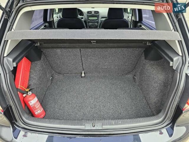 Черный Фольксваген Гольф, объемом двигателя 1.6 л и пробегом 218 тыс. км за 7900 $, фото 33 на Automoto.ua