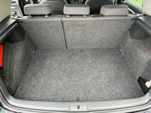 Черный Фольксваген Гольф, объемом двигателя 1.6 л и пробегом 167 тыс. км за 6999 $, фото 18 на Automoto.ua