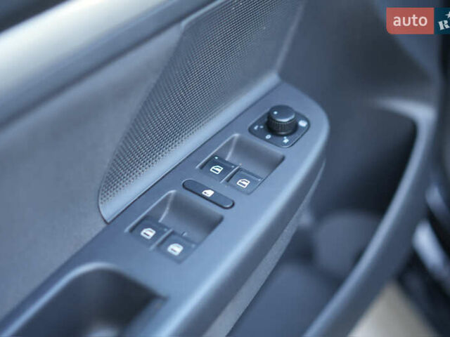 Черный Фольксваген Гольф, объемом двигателя 1.4 л и пробегом 258 тыс. км за 5999 $, фото 14 на Automoto.ua