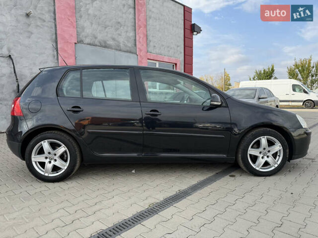 Черный Фольксваген Гольф, объемом двигателя 1.6 л и пробегом 243 тыс. км за 5999 $, фото 16 на Automoto.ua