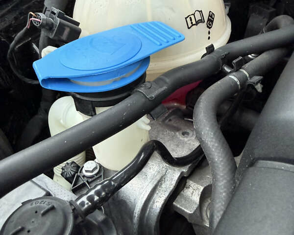 Черный Фольксваген Гольф, объемом двигателя 1.6 л и пробегом 198 тыс. км за 7899 $, фото 95 на Automoto.ua