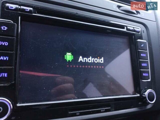 Черный Фольксваген Гольф, объемом двигателя 1.6 л и пробегом 214 тыс. км за 8200 $, фото 13 на Automoto.ua