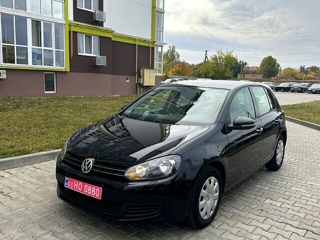 Черный Фольксваген Гольф, объемом двигателя 1.4 л и пробегом 150 тыс. км за 7800 $, фото 2 на Automoto.ua