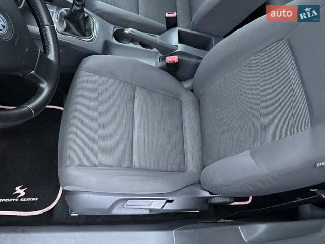 Черный Фольксваген Гольф, объемом двигателя 1.4 л и пробегом 231 тыс. км за 6700 $, фото 35 на Automoto.ua